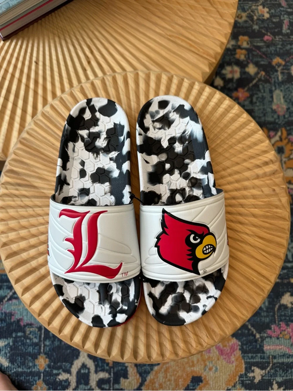 Louisville Cardinals Slide Hype Co Slydr Sandal NWOT Shower Beach Shoes M9/W11